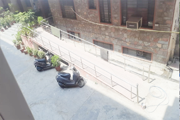 Elevator/Ramp Facility